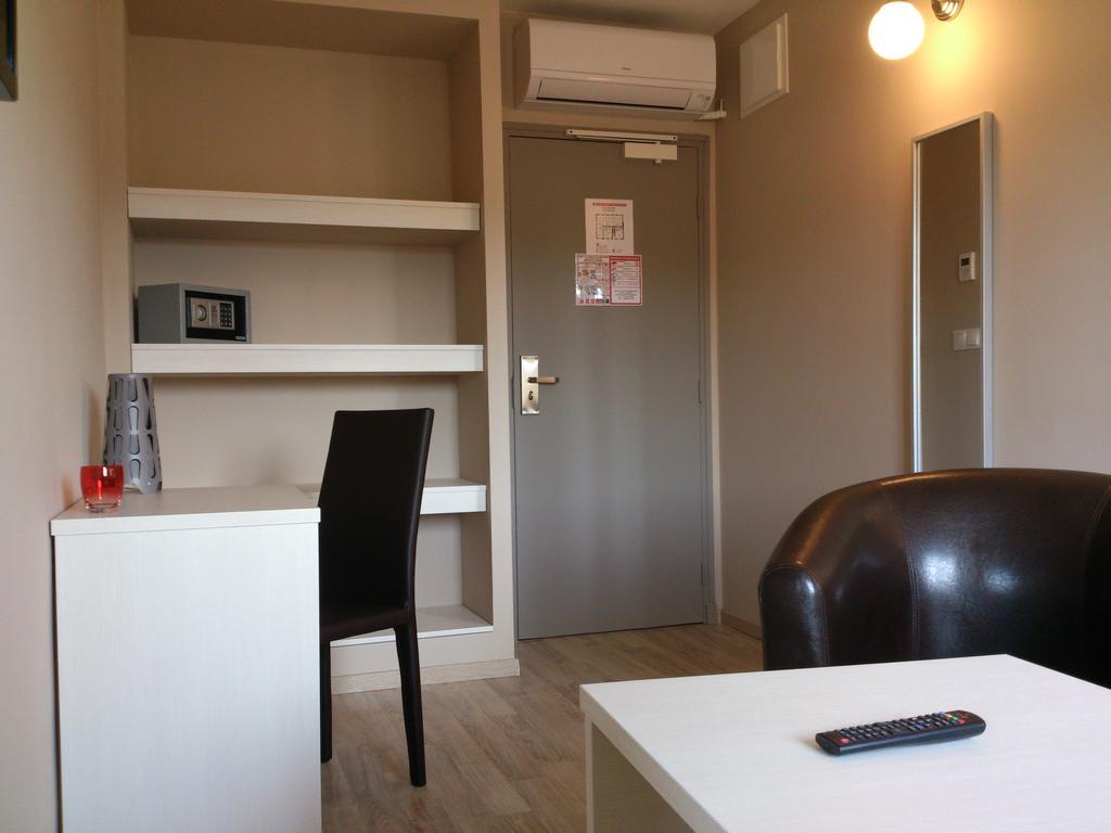 Hotel Les Petits Oreillers Saint-Martin-d'Ardeche Room photo